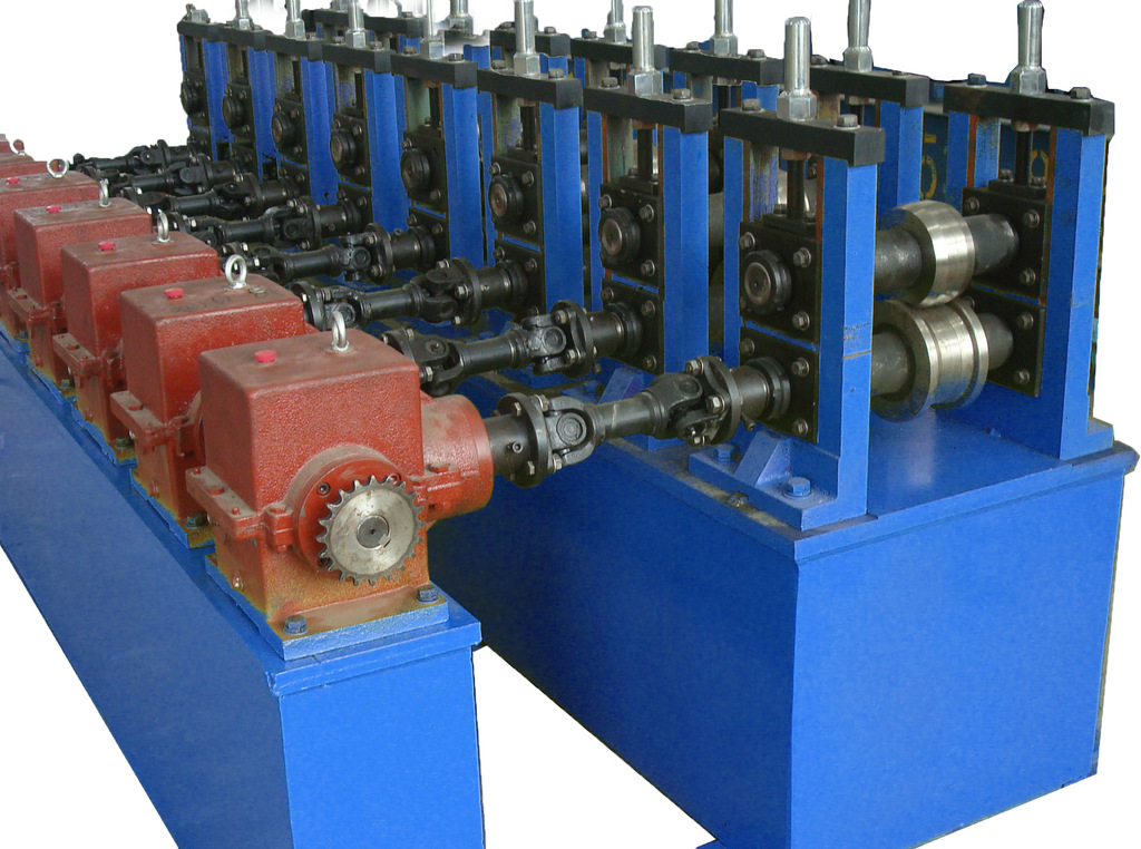濰坊潤(rùn)銘機(jī)械廠 全自動(dòng)冷彎成型設(shè)備，重塑金屬加工效率新標(biāo)桿